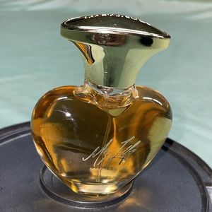 Exclusive Mary J Blige perfume